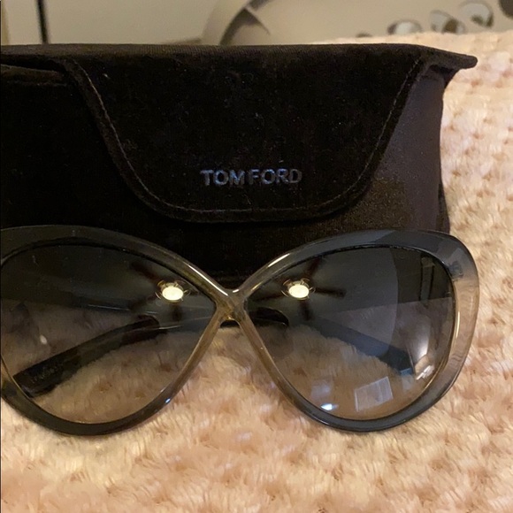 Tom Ford Women’s sunglasses - Picture 3 of 3